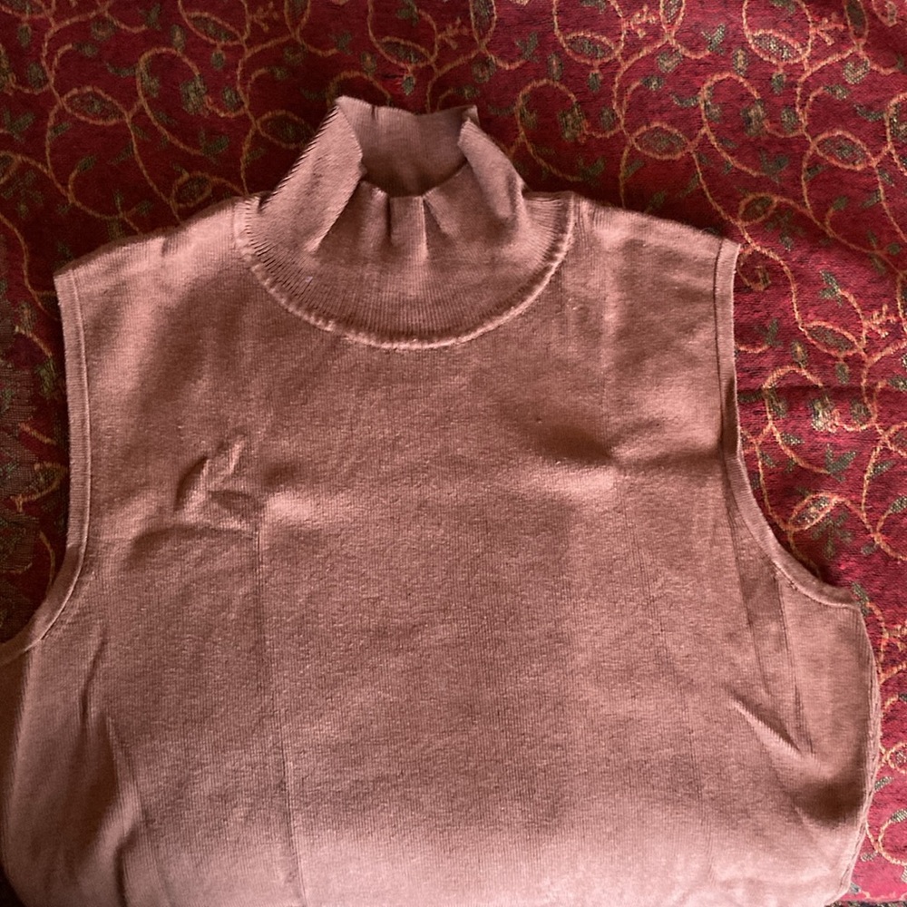 Chico’s Sleeveless mock turtleneck